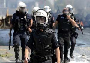 Polis Taksim Meydan na Girdi   